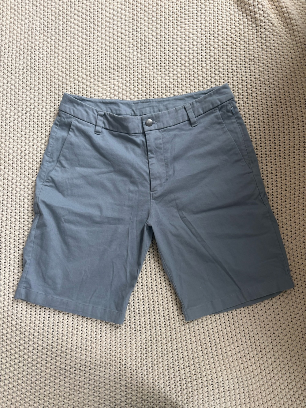 lululemon athletica Men's Slate Blue Flat-Front Shorts